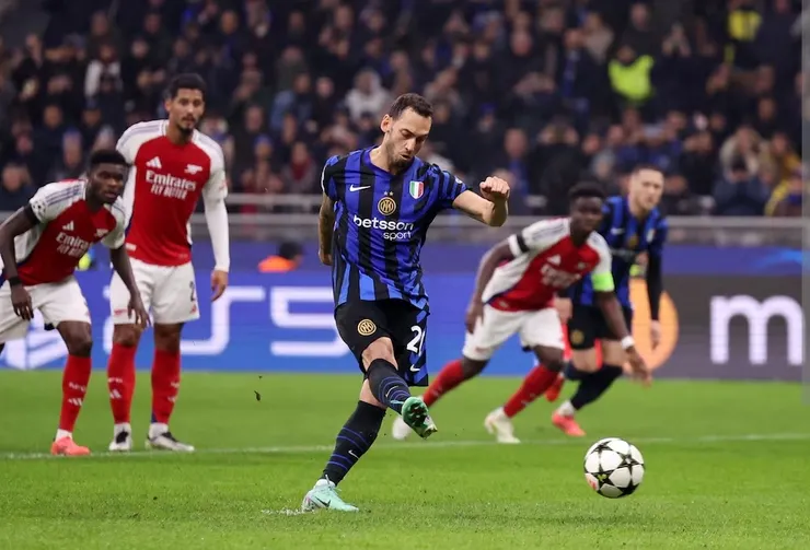 查漢盧古射入十二碼球助國際米蘭贏1:0