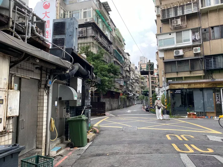 復興南路一段79巷，蛇行般的巷弄