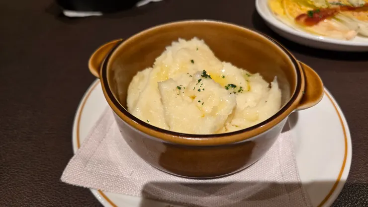 洋芋泥(竟沒有棟哥用依絲尼奶油親手製作的好吃……)