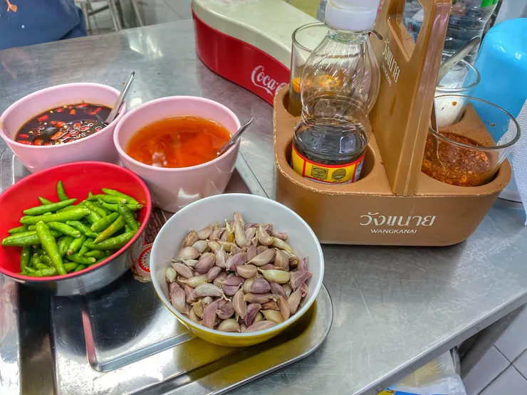 泰式街頭美食的靈魂，調味料