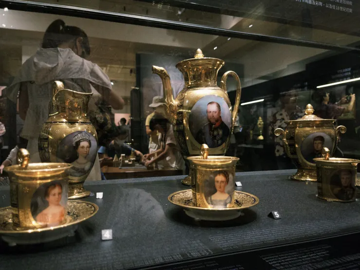 兩西西里王國法蘭西斯科一世的瓷製咖啡器皿組