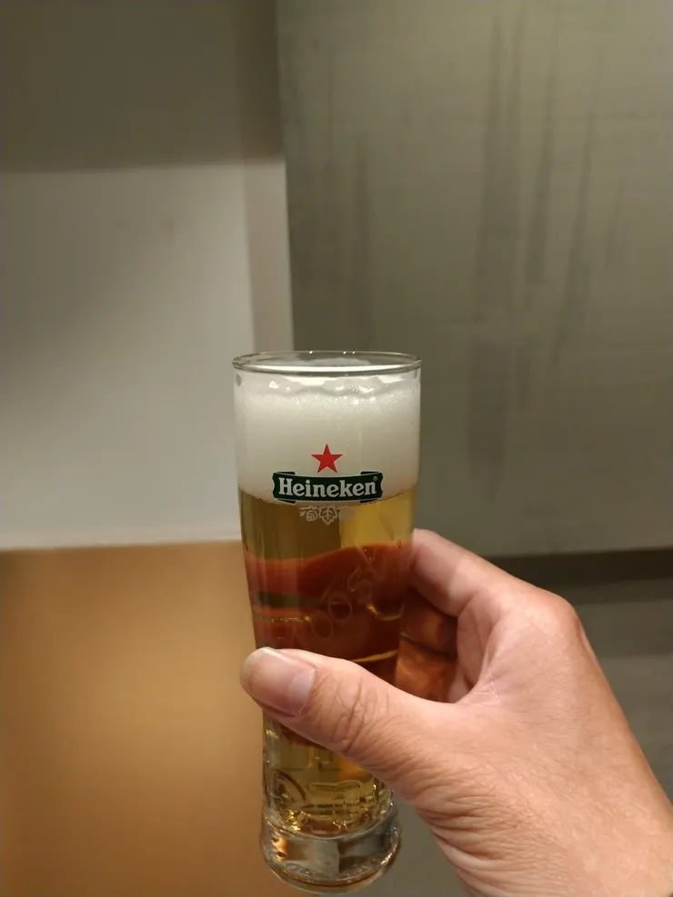 不要問我好不好喝，我不愛喝酒，哈哈！