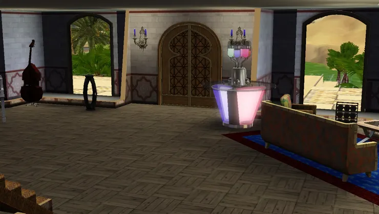 從哪裏進來都可以。其實很方便，不用常常繞大路，但感覺很沒安全感。