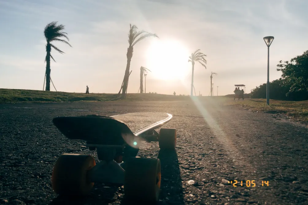 菇帆遠影碧山盡