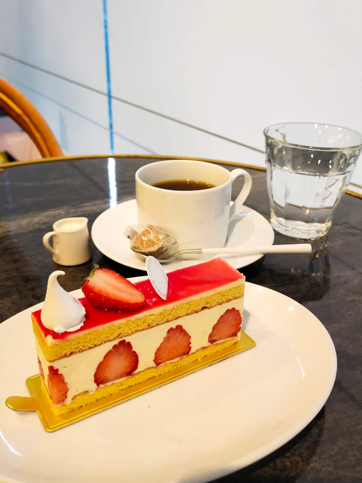 精緻又可口的草莓蛋糕