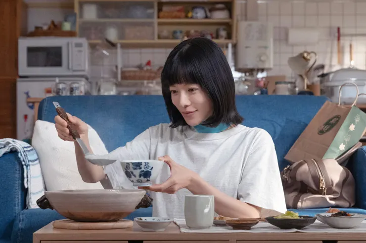 櫻井由紀向來演硬朗強勢女性為主，這次演出因病體弱形成怕事性格的女主角聰子，令人眼前一亮。