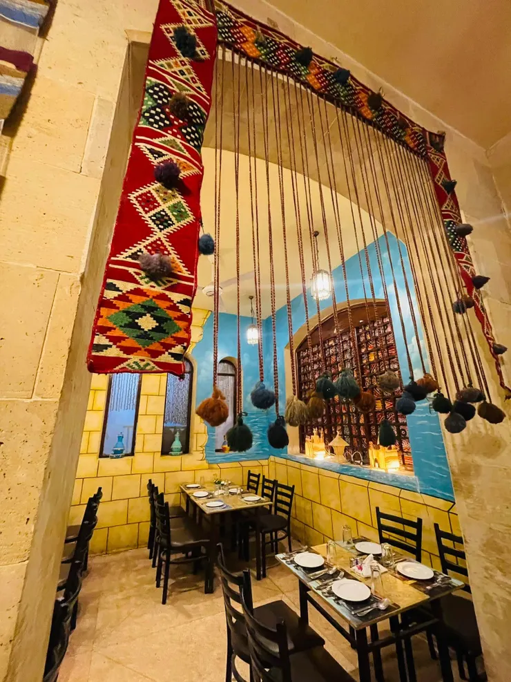 佈置屬於摩斯人風格