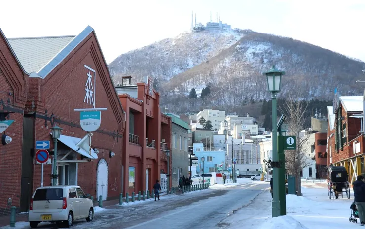 北海道函館金森紅磚倉庫 x 函館山