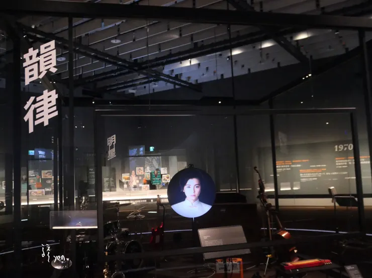 以AI方式，湊合三位不同時代的經典歌手—純純、文夏、紀露霞，輪番唱出《望春風》