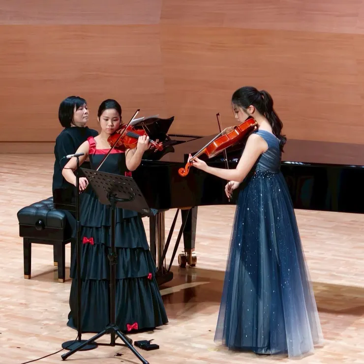 Audrey與 Andrea合奏