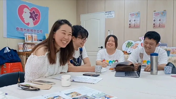 左一：為由米整合行銷創辦人長楊禮琳 /左二：為新移民女性關懷協會榮譽理事楊慧青 圖/中原大學服務學習中心