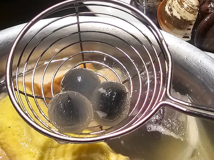 煮熟後直接變身,晶瑩剔透的樣子光看就很療癒。