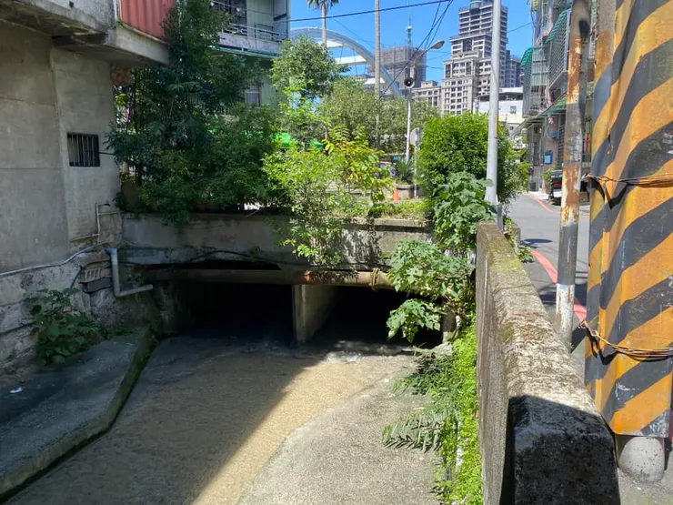 寶元路一段至寶慶街可見瑠公圳明渠