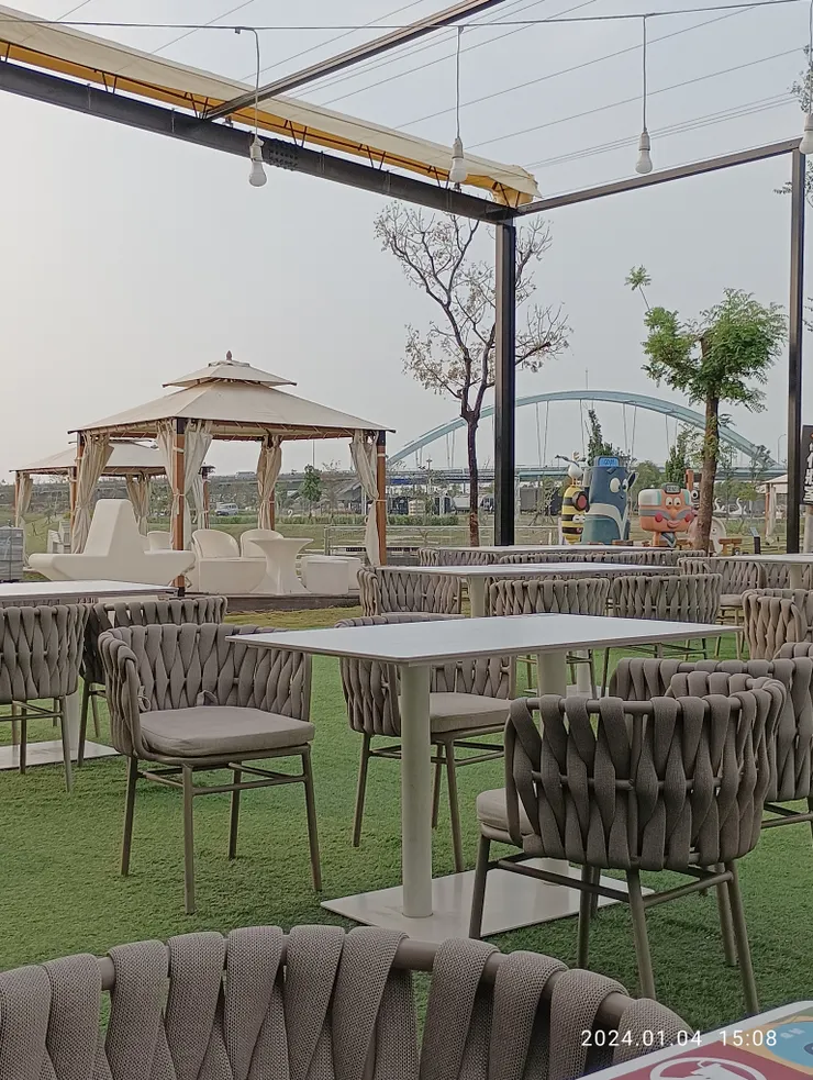 同上，餐館外區