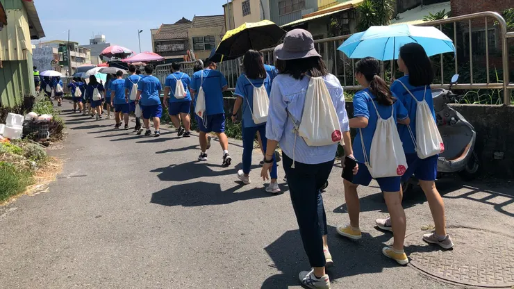 無論晴天、雨天，步行是感受地方環境的唯一方法。