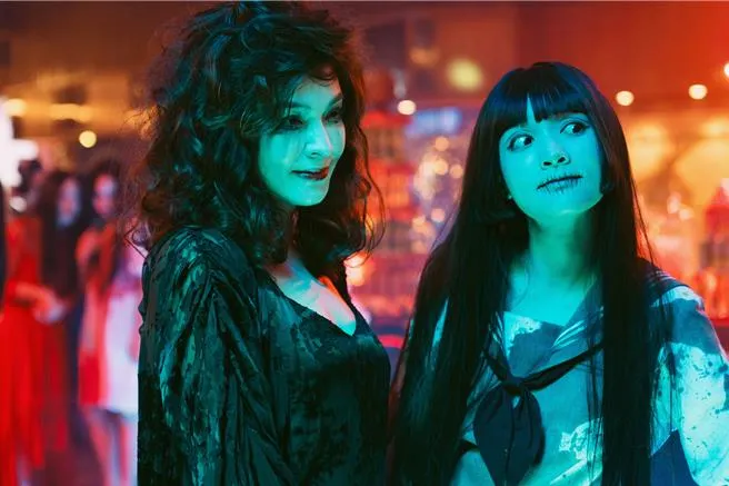 抱歉，但王淨的這個笑容，讓我想到了《宅男行不行》裡的Sheldon😅