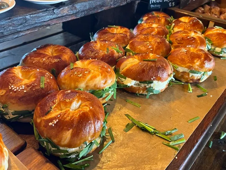 人氣商品青蔥奶油貝果