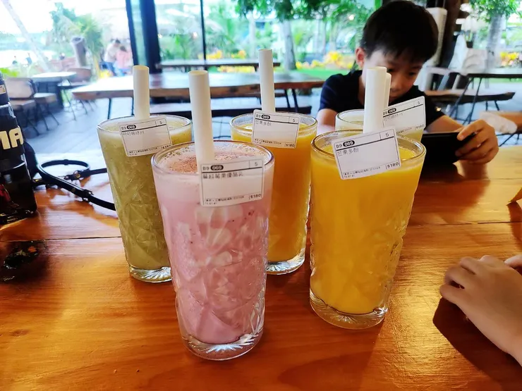 這系列都是新鮮水果下去製作的喔!所以好喝又健康~