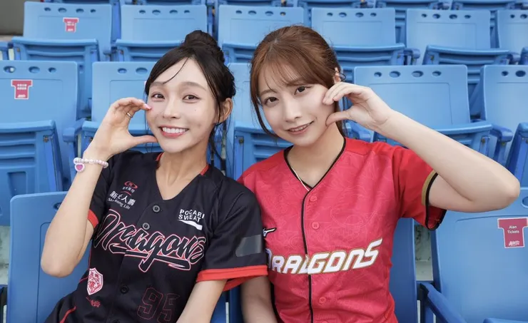 鈴木優香球場探班啦啦隊女神「小龍女」林襄。(圖/翻攝自鈴木優香IG)