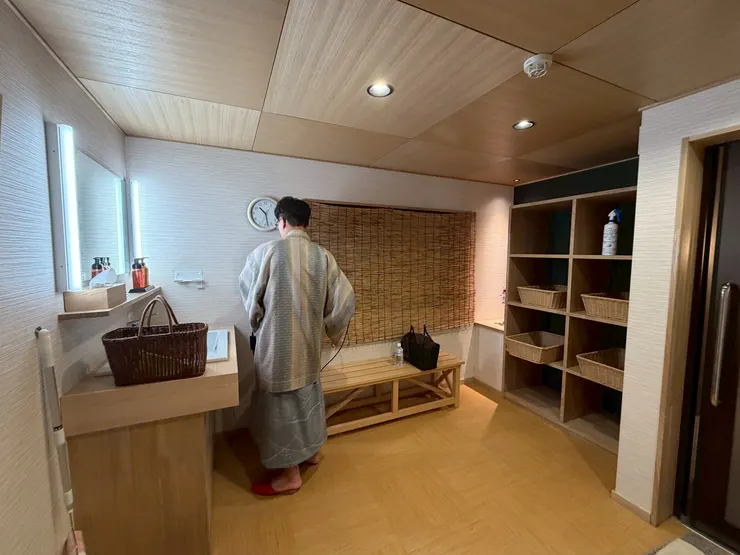 更衣和吹頭髮的地方都很溫暖舒適