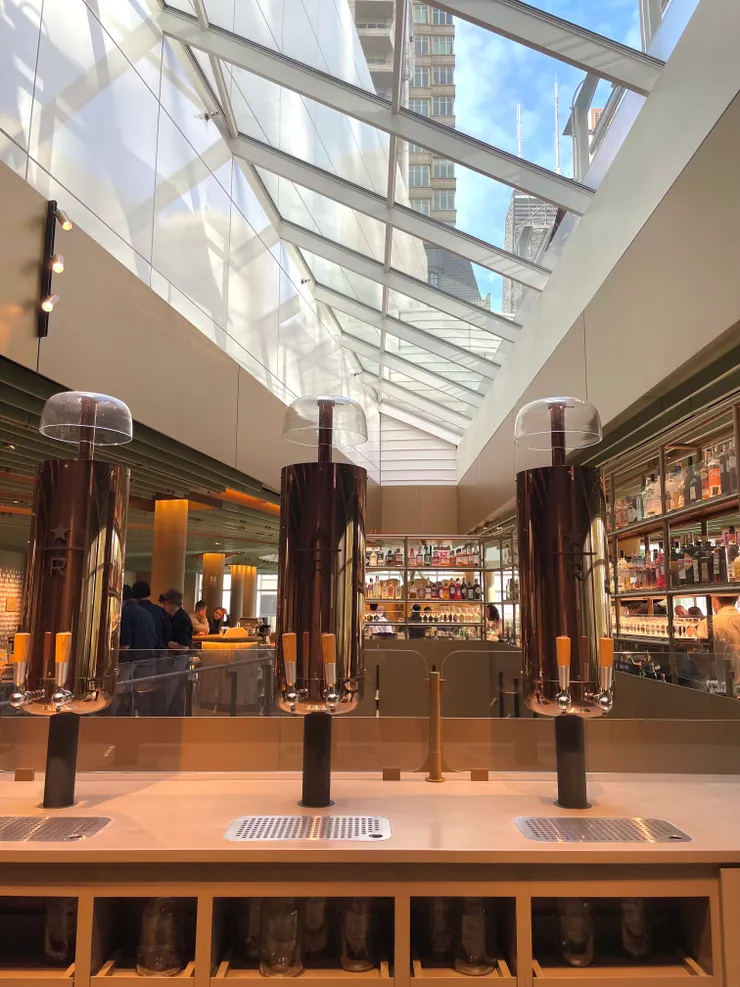 4樓可以看到天井的設計，這在芝加哥很常見