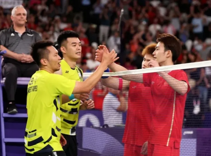 完場後雙方握手互相致謝