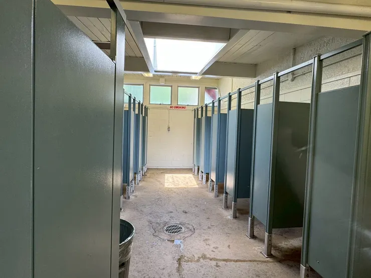 女生更衣室的實景照