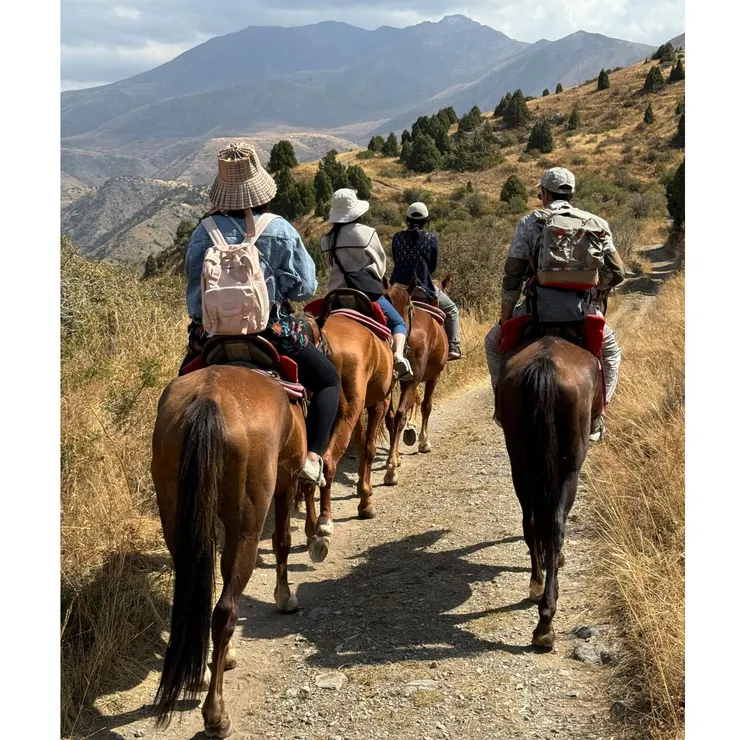 阿克蘇國家公園騎馬