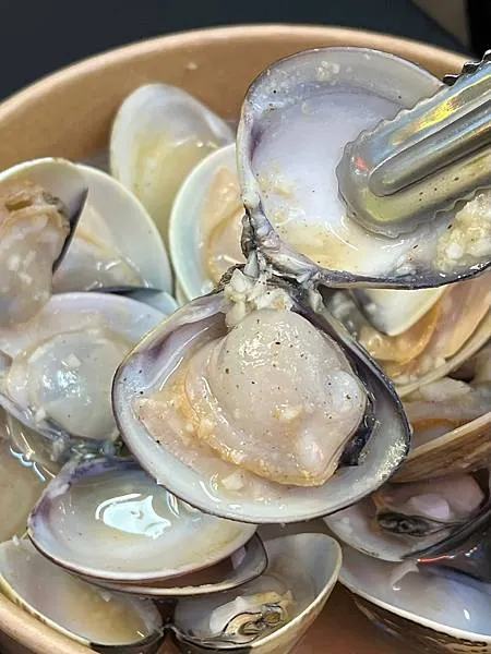 ＊（瑞豐美食）初番商行瑞豐夜市～現點現煮不加鹽超鮮甜！鮮爆蛤