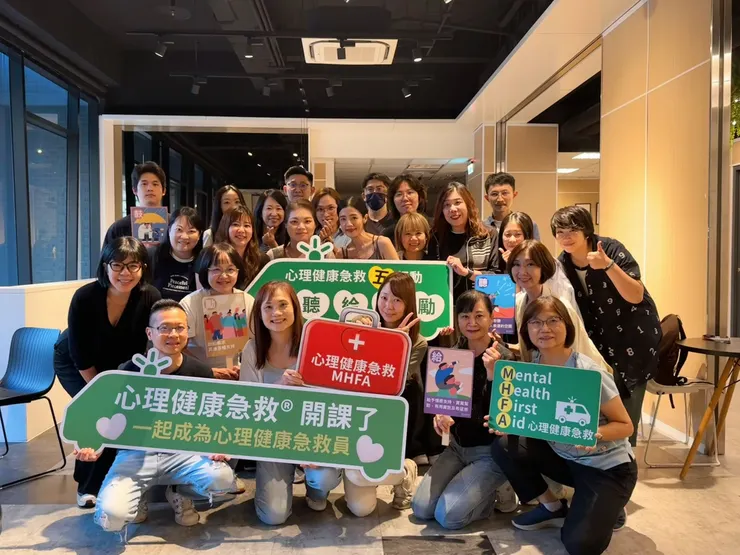 大家可以猜猜看我是哪位🙈