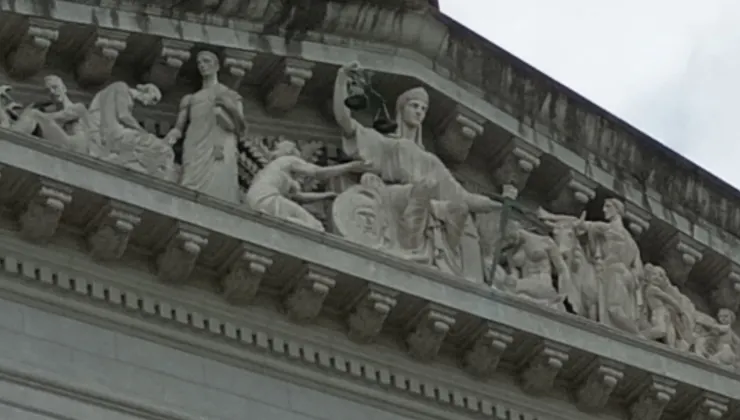 放大版，要一睹女神的風采