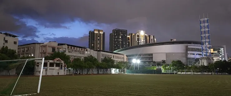 三民家商運動場自拍