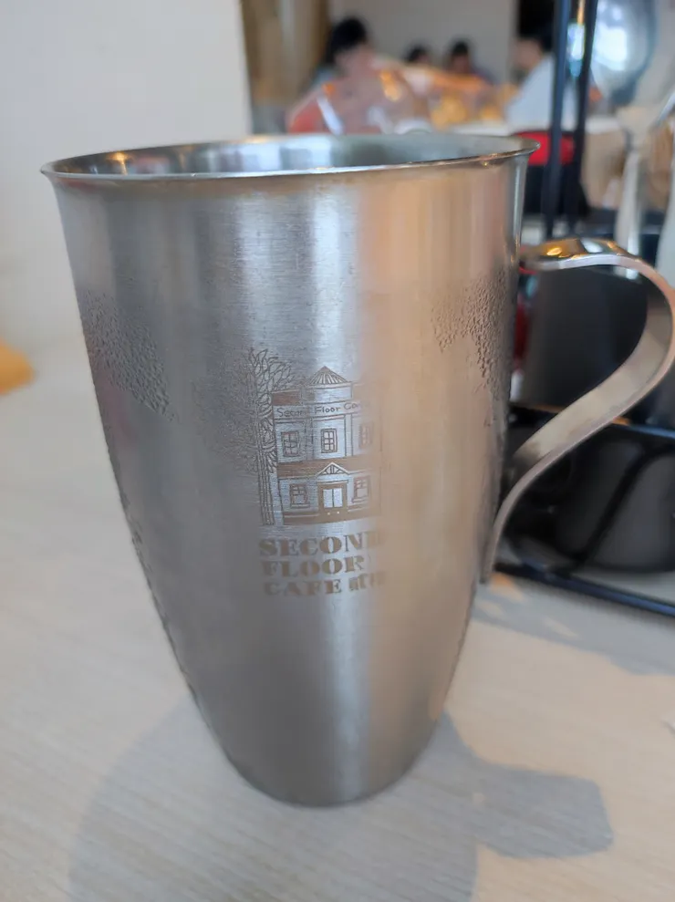 飲料用鋼杯裝，冰鎮效果超好的