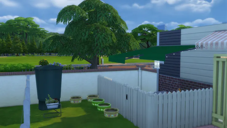 園藝區由園藝組的師生打理，是其中一項課外活動。