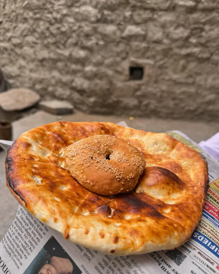上為麥餅、下為烤囊