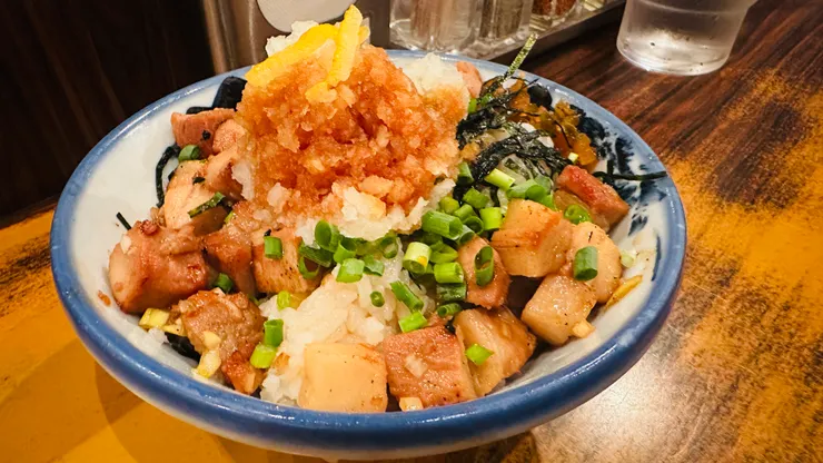 吃完飽到天靈蓋的阿夫利叉燒飯