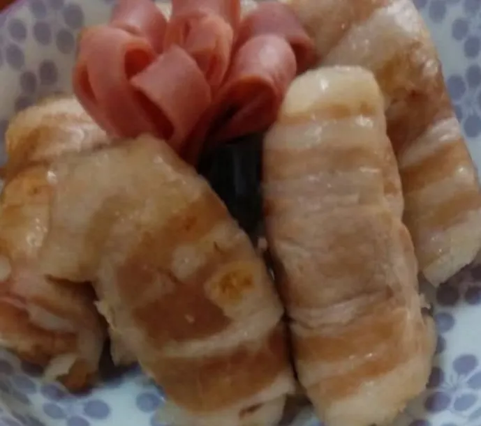 這是用豬五花的飯糰