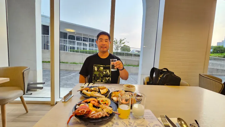 我在淡水將捷金鬱金香酒店享用自助晚餐!風景超美用餐空間超級寬敞!