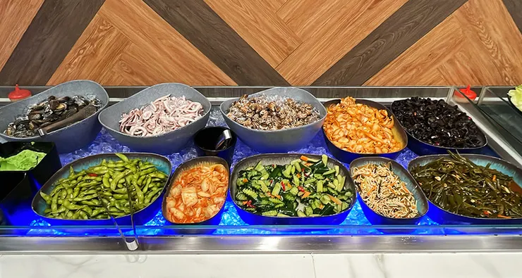 桃園吃到飽推薦│饗厚牛排桃園店:百元預算爽吃百道料理自助吧!