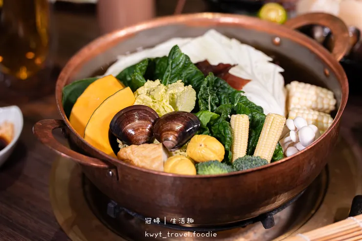 [高雄左營火鍋餐廳]銅花精緻涮涮鍋，火鍋界的LV！整隻龍蝦與A5和牛的奢華約會，專人桌邊服務，左營約會餐廳推薦，附最新菜單