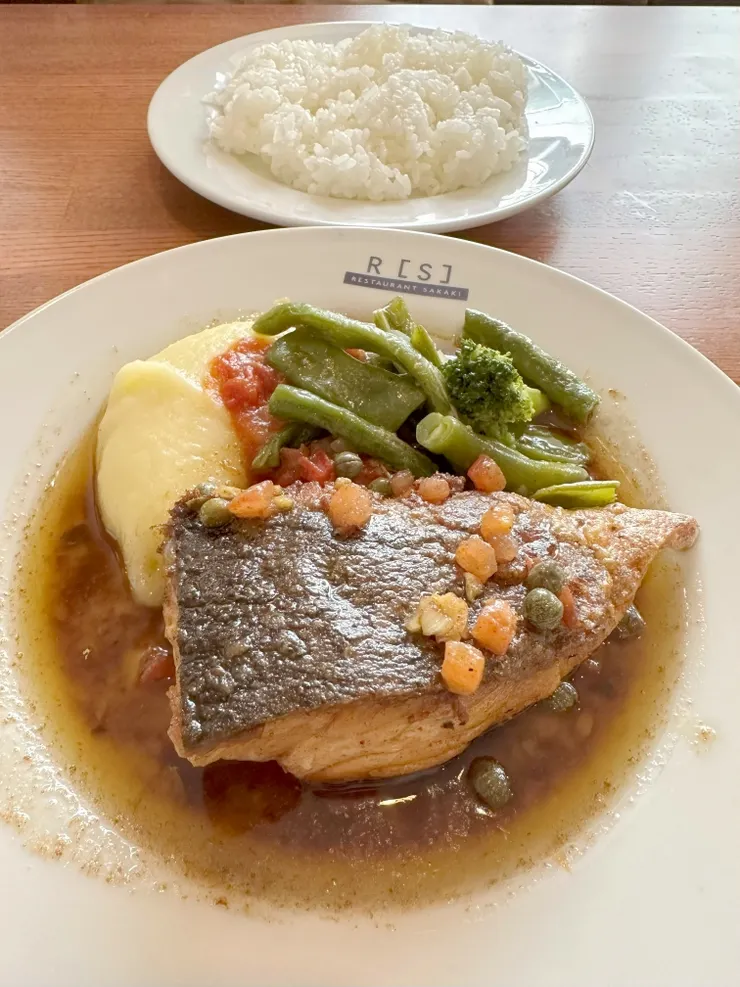 奶油燒鮭魚餐(圖片來源:金匠)