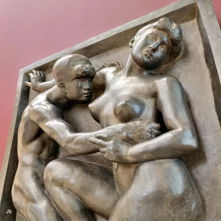 【阿裡斯蒂德·馬約爾（Aristide Maillol）的浮雕《慾望》（Le Désir），約創作於1907年。】