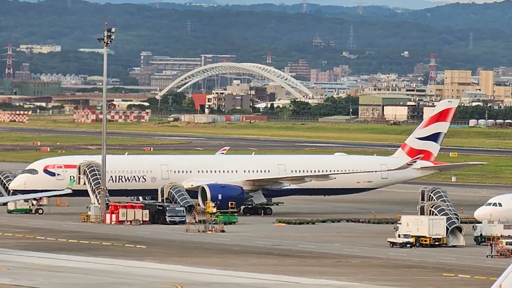 這是因香港颱風轉降桃機的苦主~英國航空空中巴士A350型客機!