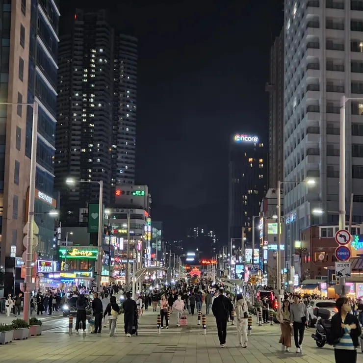 海雲台大街的人潮。
