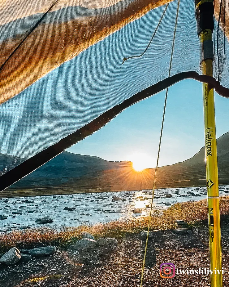 登山杖也是我們非自立帳的營柱