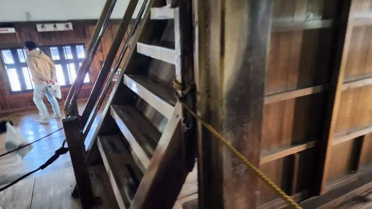 現存天守的老毛病,為防禦而建設的超陡樓梯