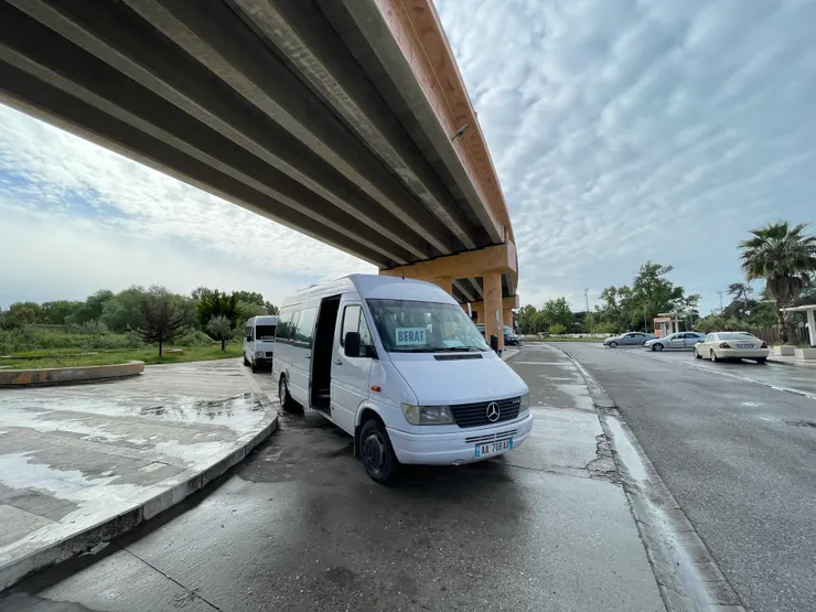 Plepa 的小巴士站