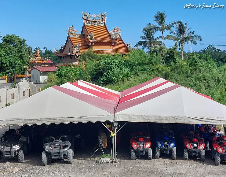 ▲花蓮曼波海灘沙灘車天空之鏡/圖片來源:Betty's Jump Diary