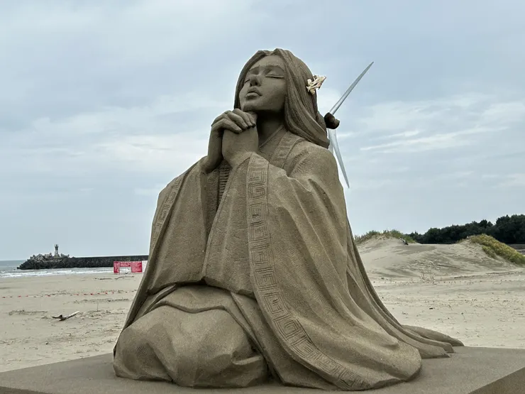 為泰甸邊境祈願和平的少女