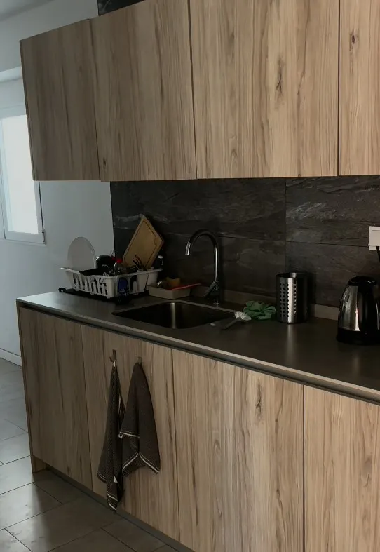 合宿公寓的公用廚房